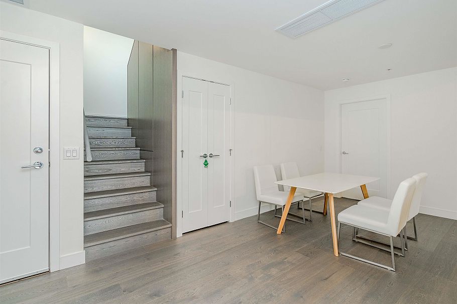 602 477 W 59th Avenue Vancouver, BC - 16