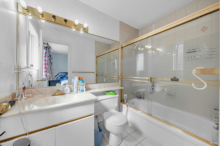 426 W 44th Avenue Vancouver, BC - 33