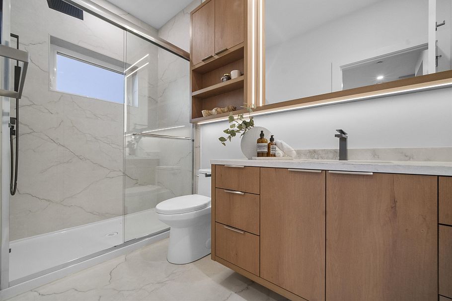 2 2386 E 45th Avenue Vancouver, BC - 17