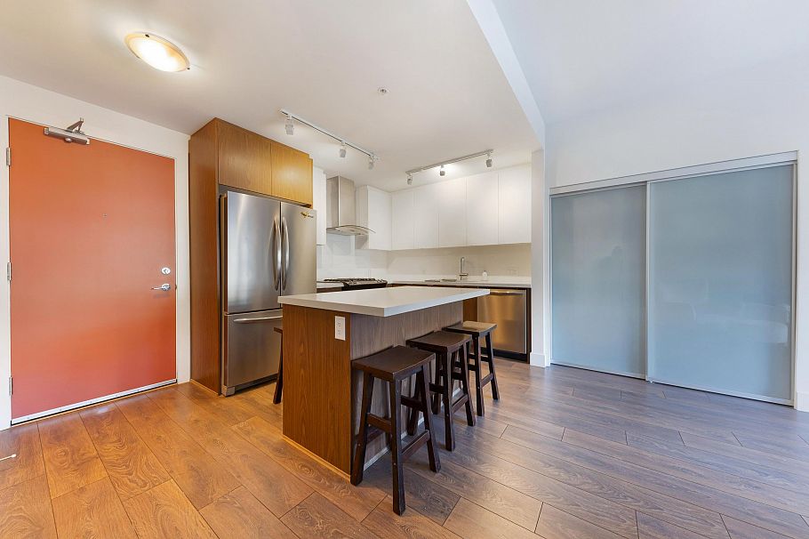 305 3602 Aldercrest Drive North Vancouver, BC - 12