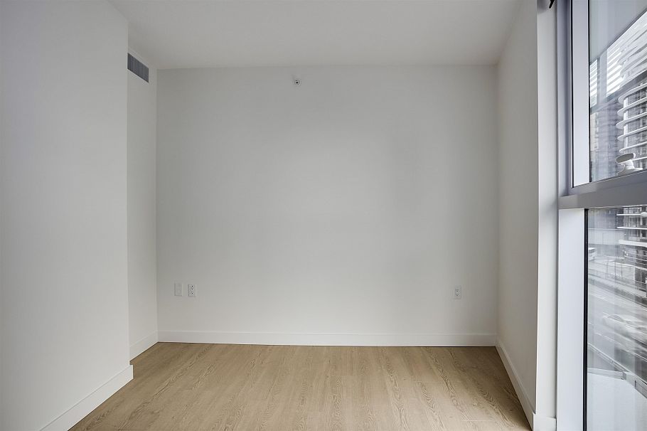 584 87 Nelson Street Vancouver, BC - 15