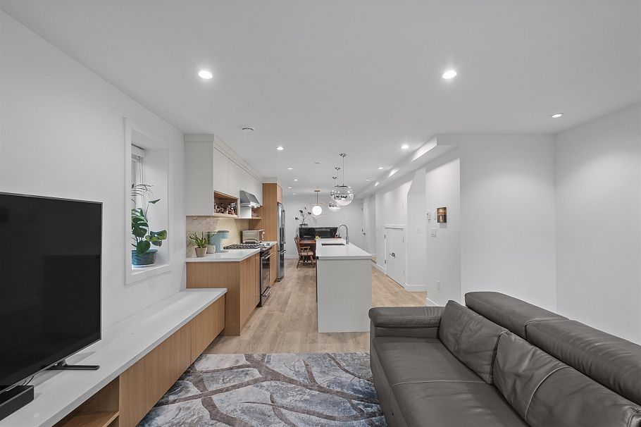 1452 E 20th Avenue Vancouver, BC - 2