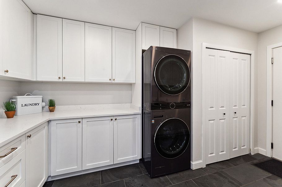 3061 Bewicke Avenue North Vancouver, BC - 25