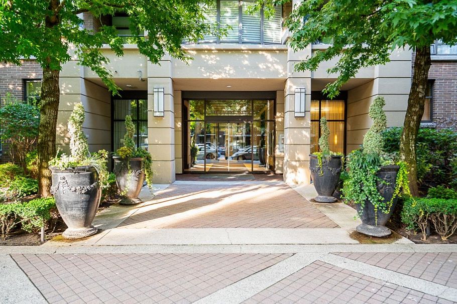 1004 170 W 1st Street North Vancouver, BC - 33