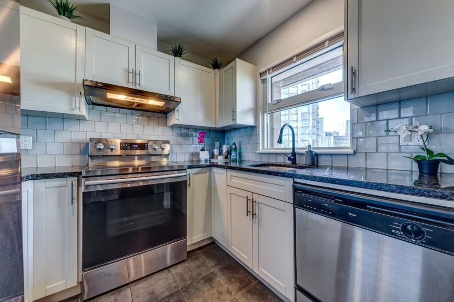 809 555 Abbott Street Vancouver, BC - 14