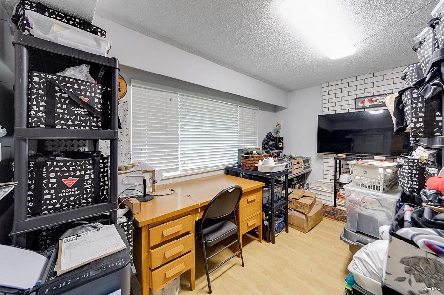 7396 Sherbrooke Street Vancouver, BC - 23