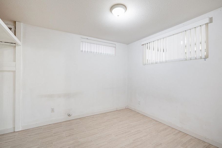 4111 Rupert Street Vancouver, BC - 19