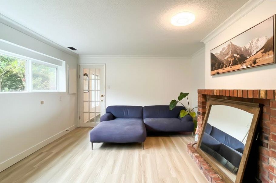 316 W Queens Road North Vancouver, BC - 29