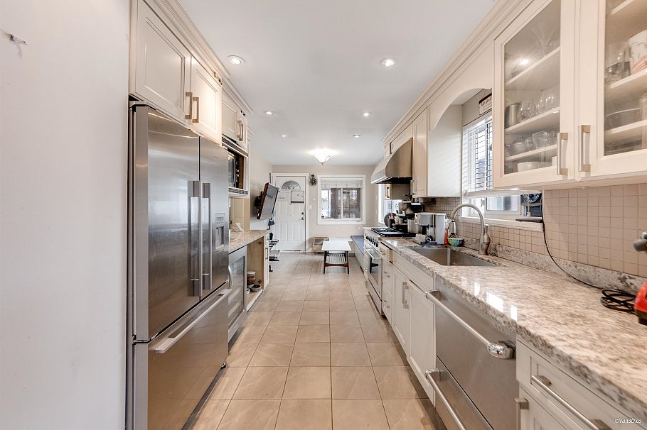 7396 Sherbrooke Street Vancouver, BC - 14