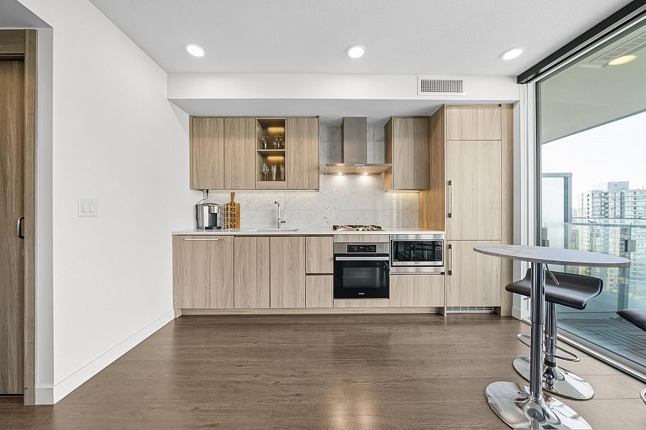 1804 89 Nelson Street Vancouver, BC - 1