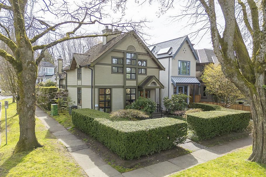 3502 W 18th Avenue Vancouver, BC - 38