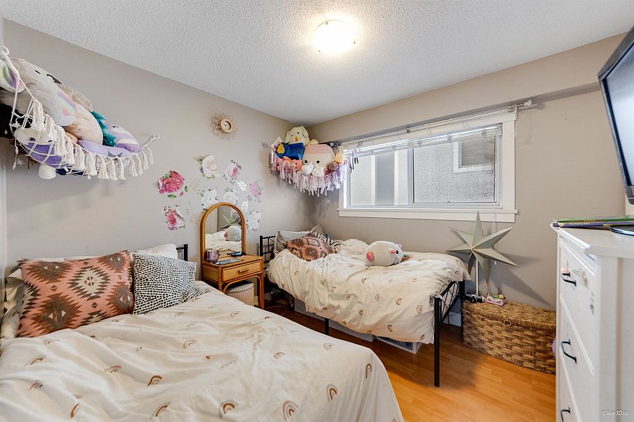 7396 Sherbrooke Street Vancouver, BC - 19