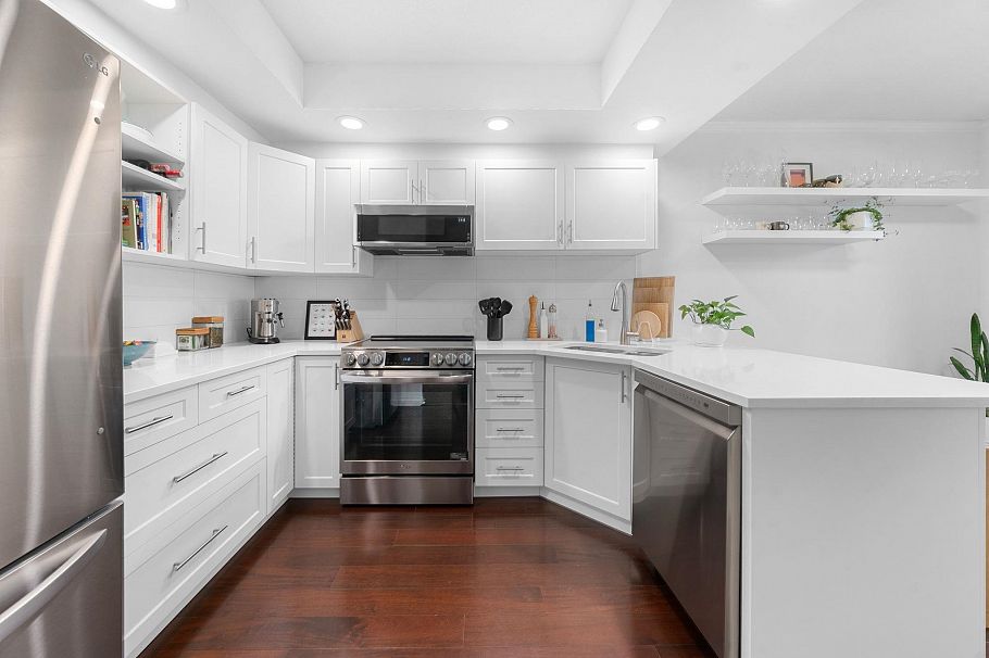 204 3151 Woodbine Drive North Vancouver, BC - 10