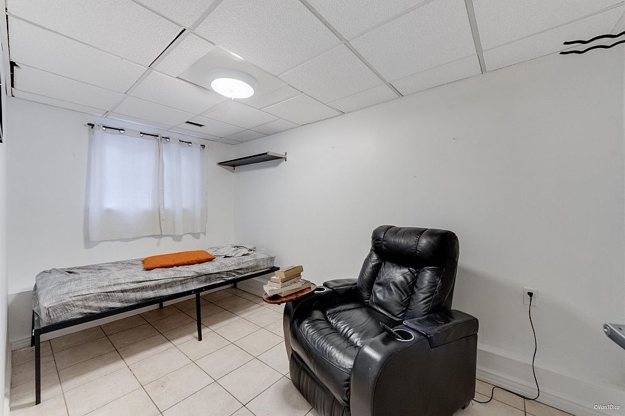 7396 Sherbrooke Street Vancouver, BC - 28