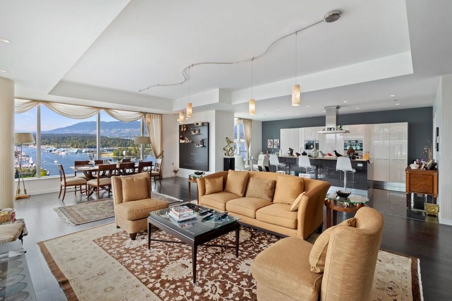 2201 277 Thurlow Street Vancouver, BC - 5