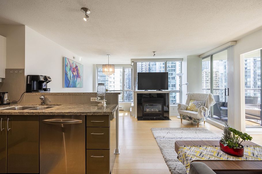 2201 1328 W Pender Street Vancouver, BC - 6