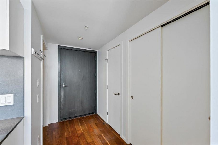 1507 8555 Granville Street Vancouver, BC - 17