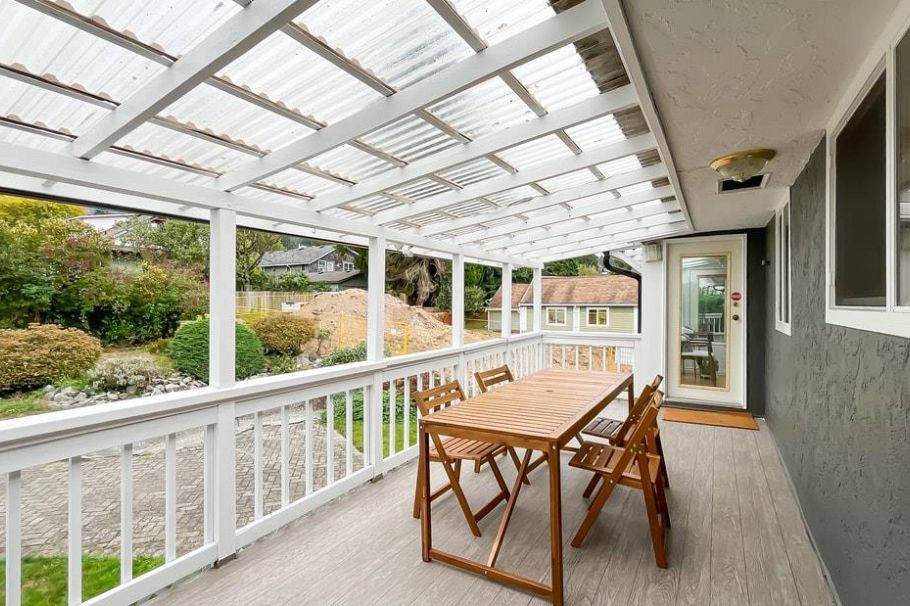 316 W Queens Road North Vancouver, BC - 40