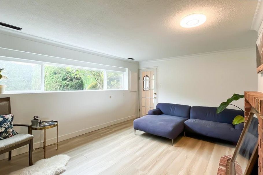 316 W Queens Road North Vancouver, BC - 30