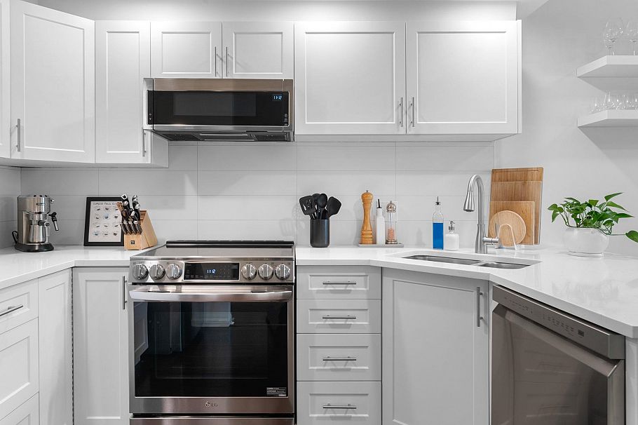 204 3151 Woodbine Drive North Vancouver, BC - 11