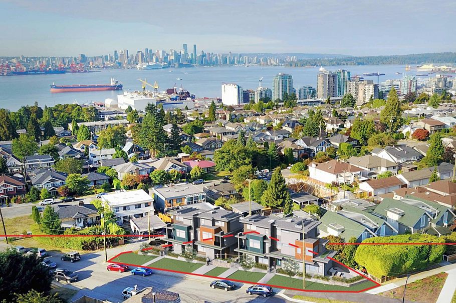 645 St. Davids Avenue North Vancouver, BC - 2