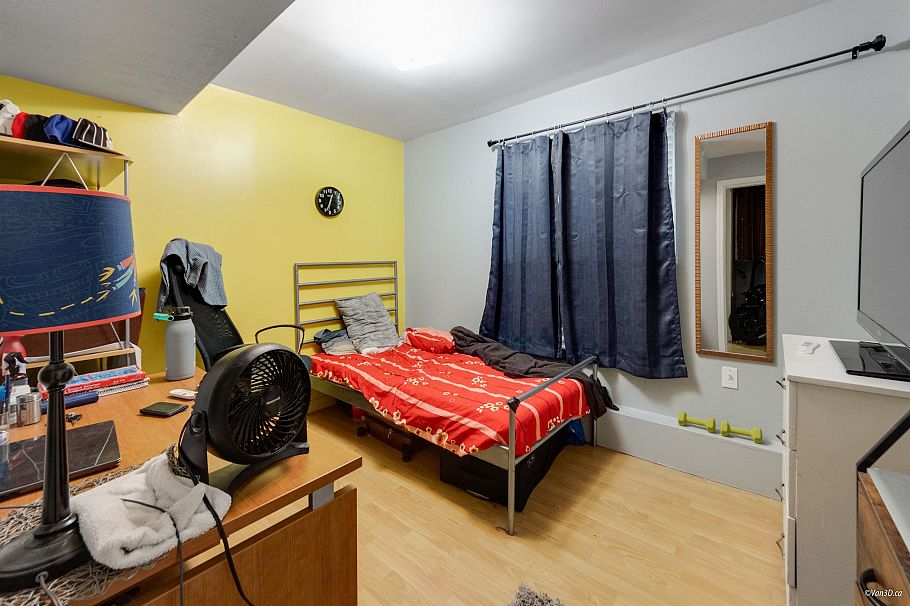 7396 Sherbrooke Street Vancouver, BC - 26