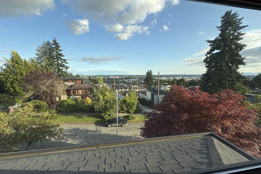 7689 Jasper Crescent Vancouver, BC - 1