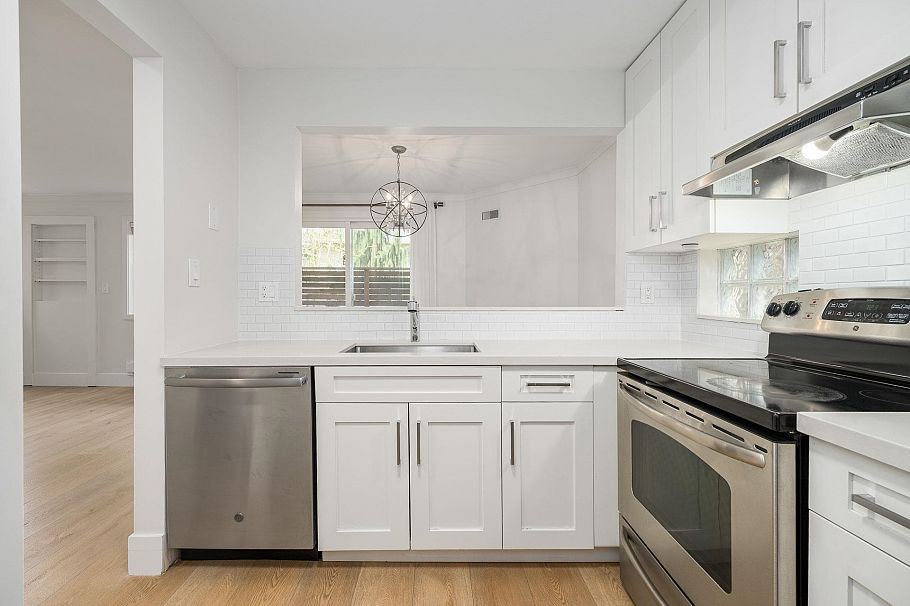 101 1959 W 2nd Avenue Vancouver, BC - 1