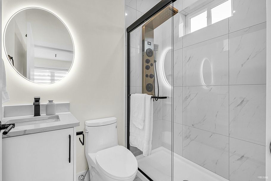 2 2703 East 3rd Avenue Vancouver, BC - 16