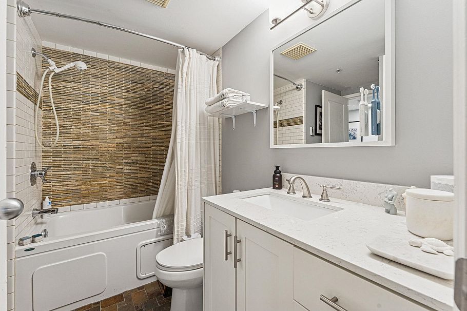 11 2375 W Broadway Vancouver, BC - 17