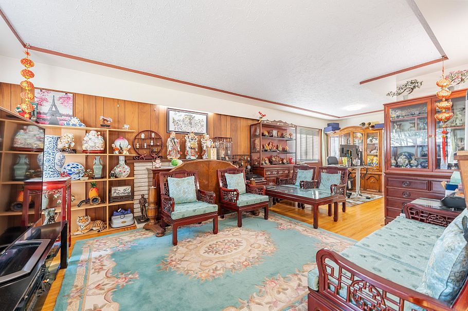 1465 E 49th Avenue Vancouver, BC - 15