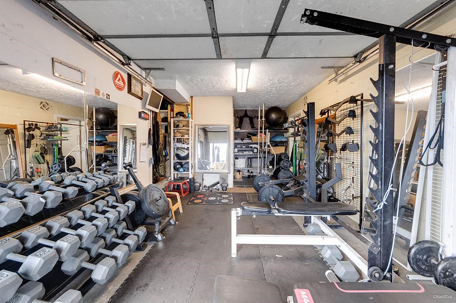 7396 Sherbrooke Street Vancouver, BC - 31