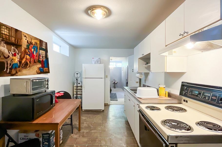 3651 Garibaldi Drive North Vancouver, BC - 35