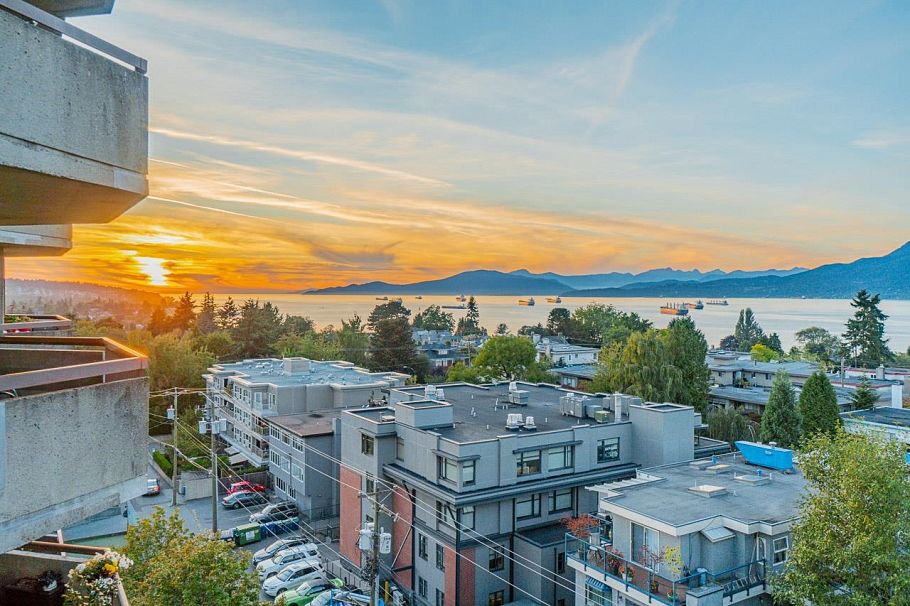 803 2445 W 3rd Avenue Vancouver, BC - 4