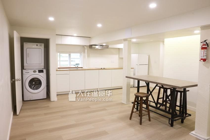 2696 W 42nd Avenue Vancouver, BC - 18