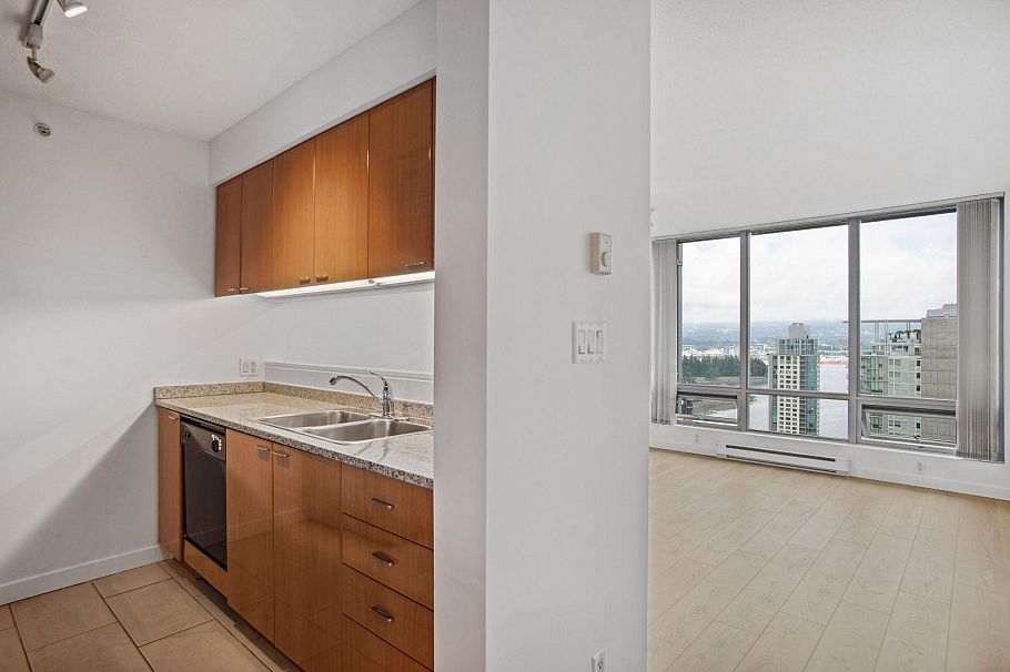 2503 1288 W Georgia Street Vancouver, BC - 4