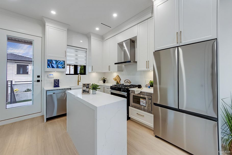 1347 E 64th Avenue Vancouver, BC - 5