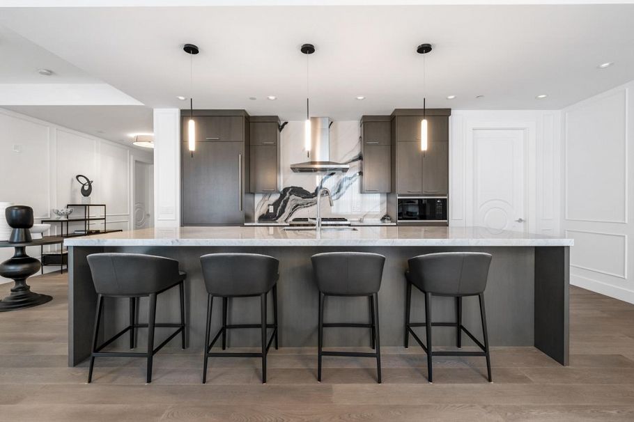 204 1009 Laurier Avenue Vancouver, BC - 5