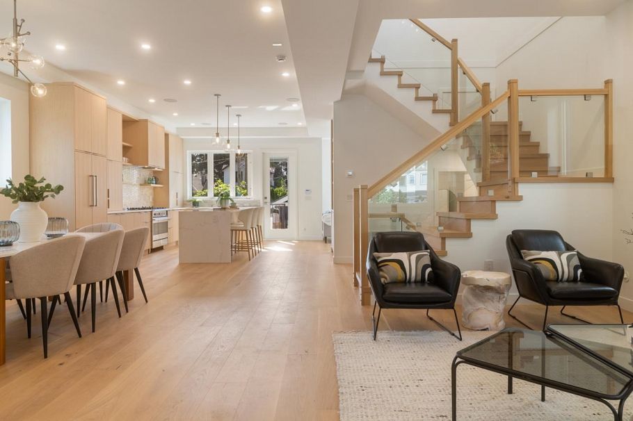 619 E 22nd Street North Vancouver, BC - 10