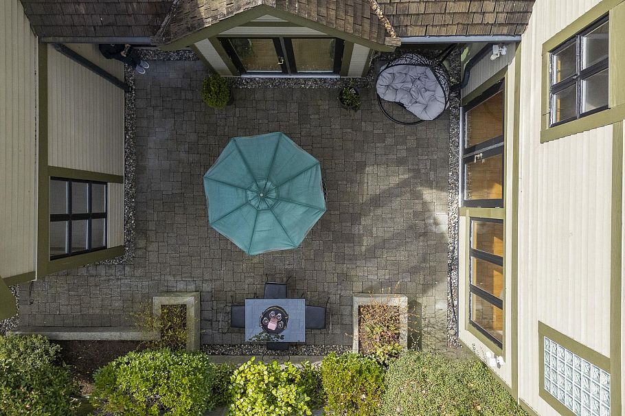 3502 W 18th Avenue Vancouver, BC - 3