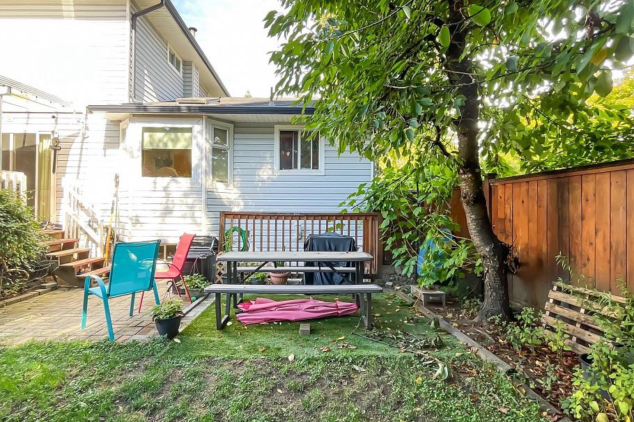 3651 Garibaldi Drive North Vancouver, BC - 39