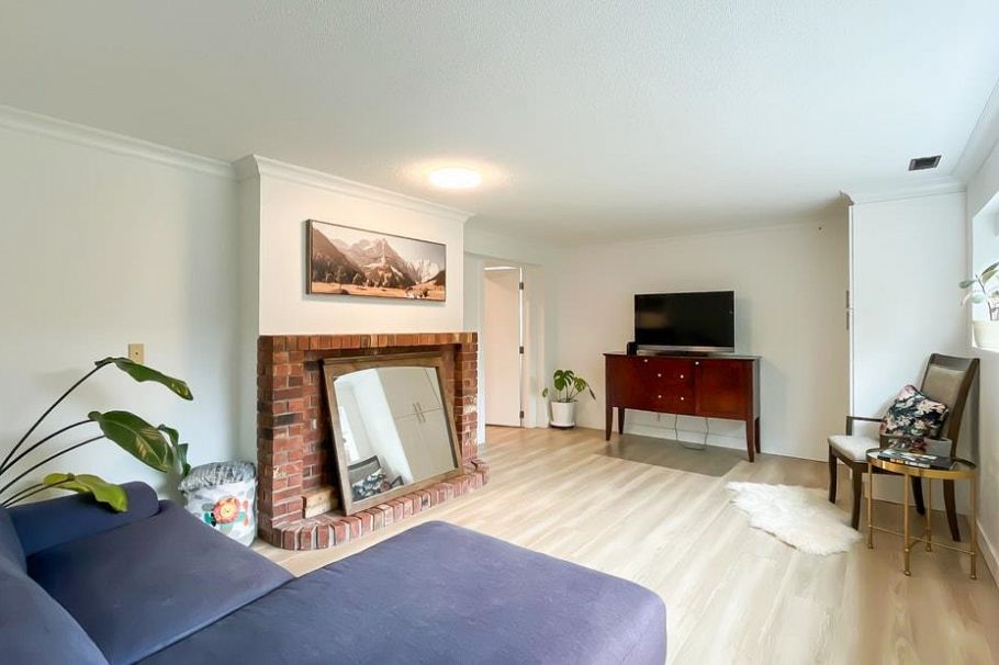 316 W Queens Road North Vancouver, BC - 28