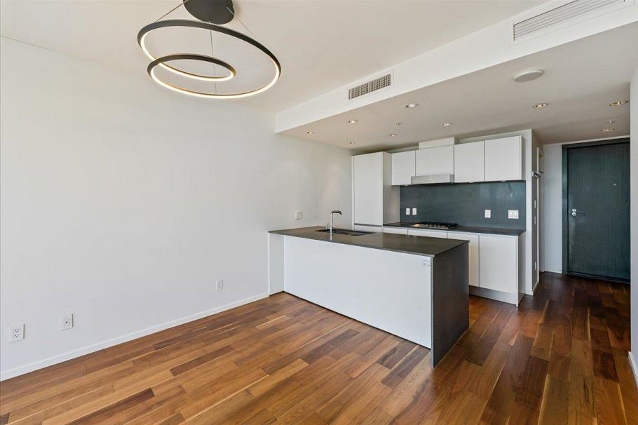 1507 8555 Granville Street Vancouver, BC - 7