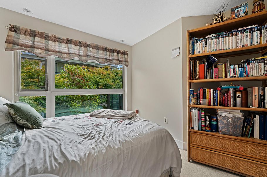 45 728 W 14th Street North Vancouver, BC - 17