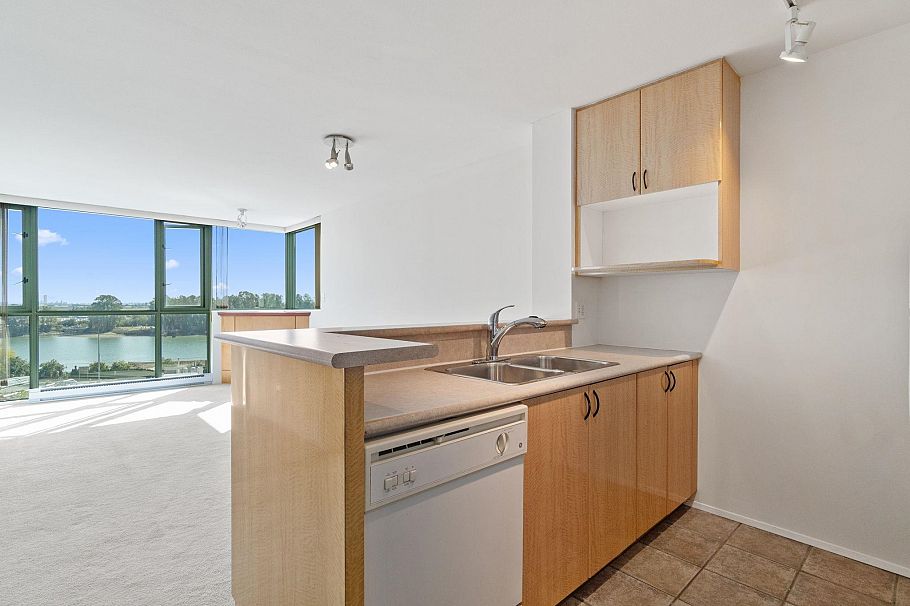 707 2763 Chandlery Place Vancouver, BC - 5