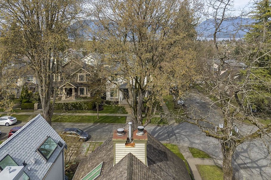 3502 W 18th Avenue Vancouver, BC - 33