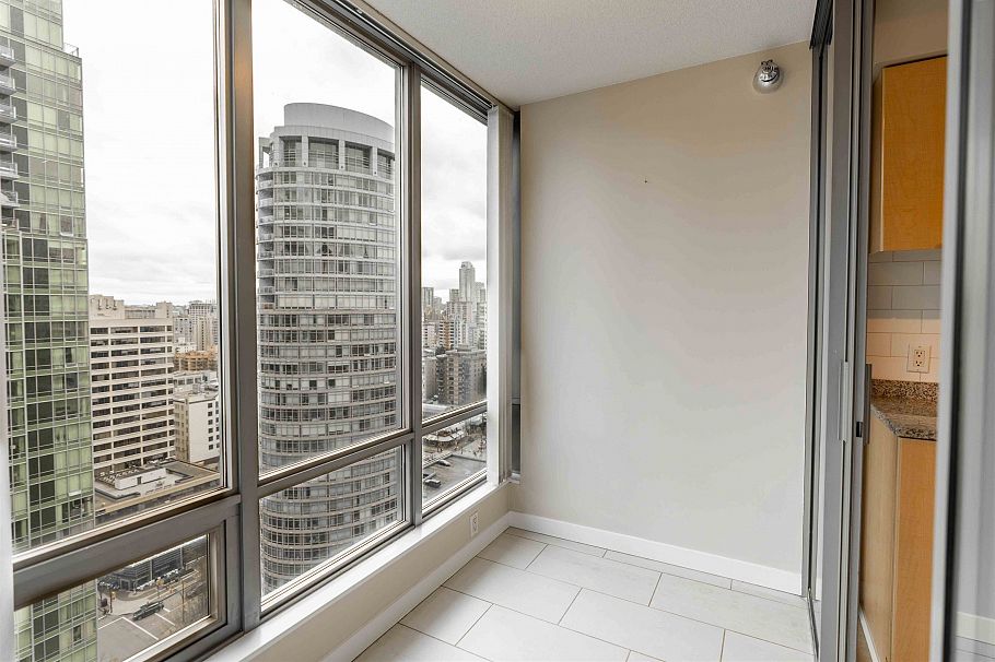 2504 1288 W Georgia Street Vancouver, BC - 7