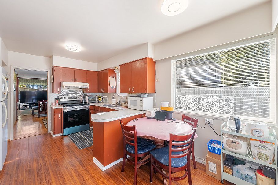 1465 E 49th Avenue Vancouver, BC - 24