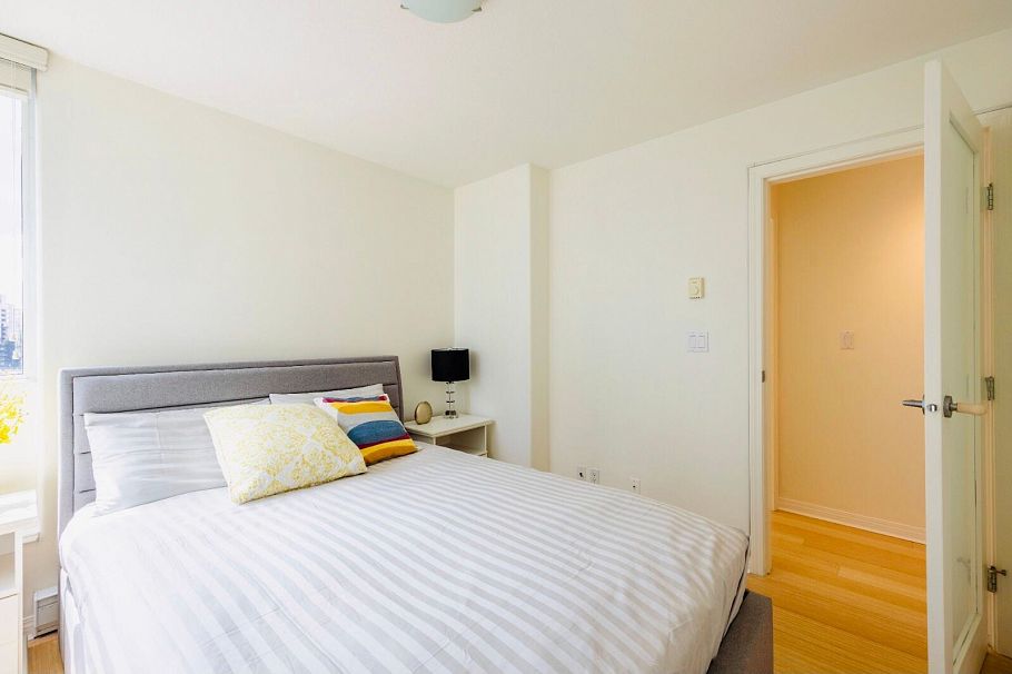 2201 1328 W Pender Street Vancouver, BC - 16