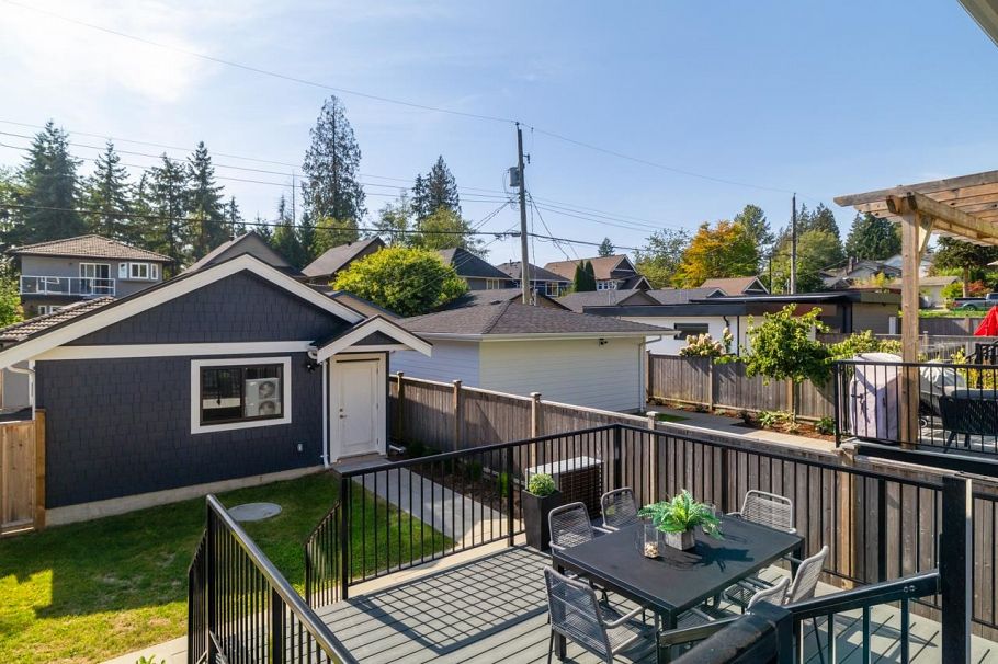 619 E 22nd Street North Vancouver, BC - 31